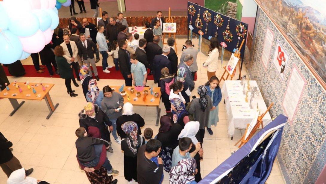 Yalvaç Borsa İstanbul Ortaokulu Özel Eğitim Öğrencileri Sergisi