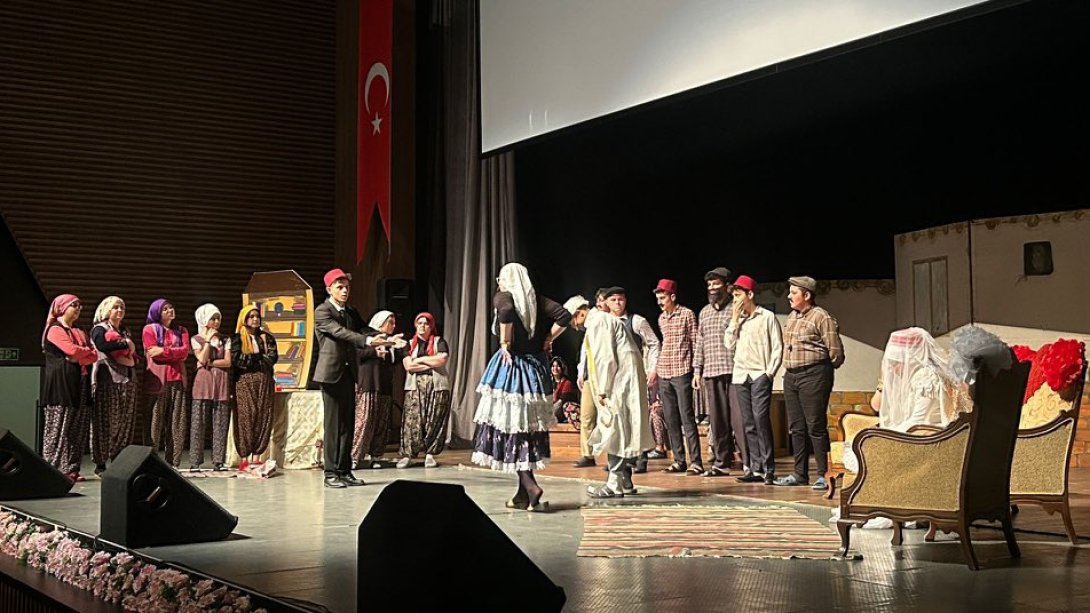 Doğa Anadolu Lisesi ve Şehit Ali İhsan Kalmaz Anadolu Lisesi ile Tiyatro Şenliği 